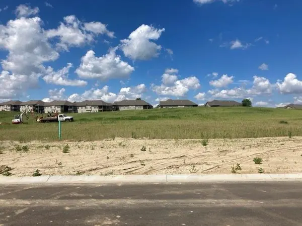 4506 Valley Ridge DR, St Joseph, MO 64505
