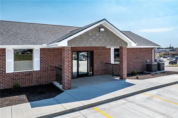 3820 Faraon ST, St Joseph, MO 64506