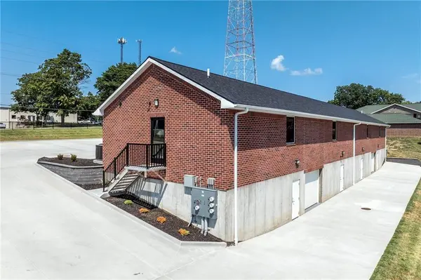 3820 Faraon ST, St Joseph, MO 64506
