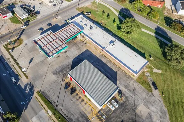 1515 St Joseph AVE, St Joseph, MO 64505
