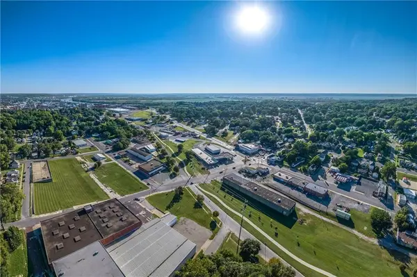 1515 St Joseph AVE, St Joseph, MO 64505