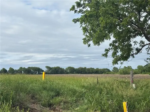 169 HWY, Spring Hill, KS 66083