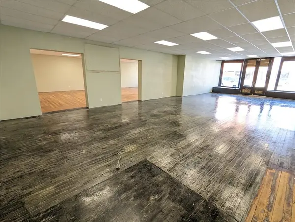 125&129 W 8th ST, Horton, KS 66439