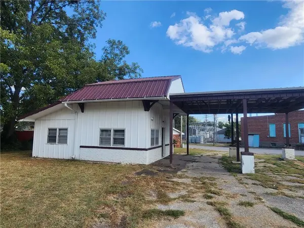 301 N Main ST, Butler, MO 64730