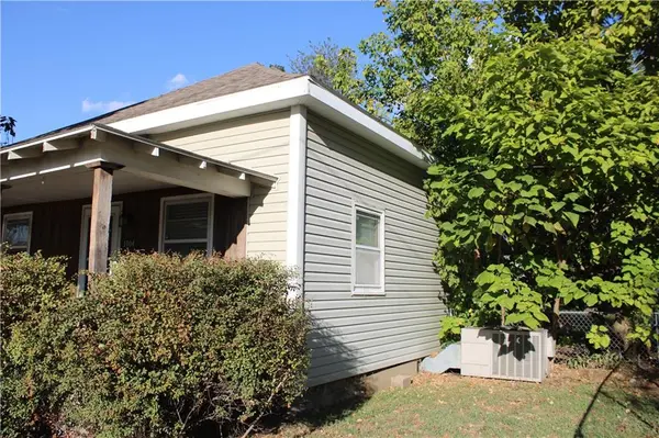 1004 N Grand ST, Pittsburg, KS 66762