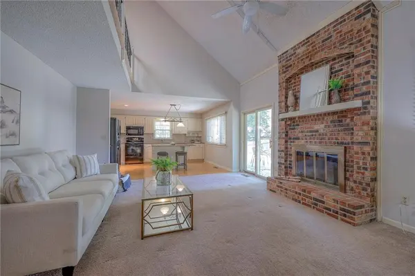 12712 W 117th ST, Overland Park, KS 66210
