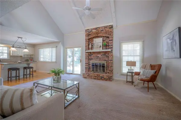 12712 W 117th ST, Overland Park, KS 66210
