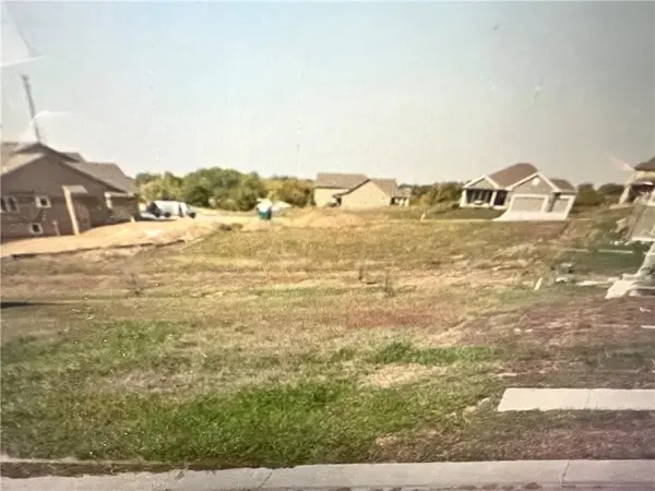 13286 Richland AVE, Bonner Springs, KS 66012