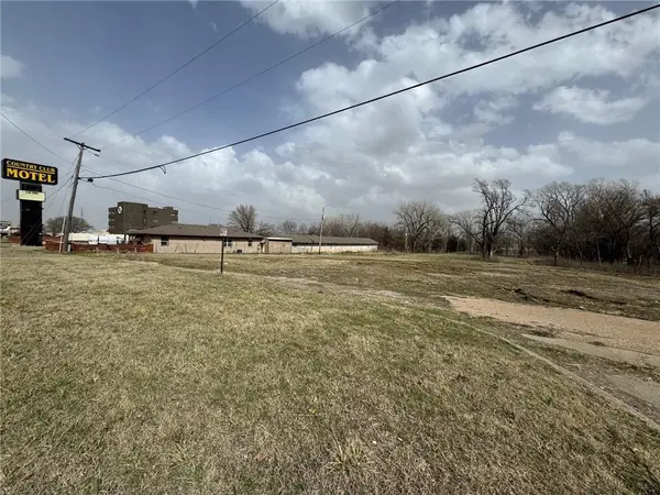 3746 SW Topeka BLVD, Topeka, KS 66609