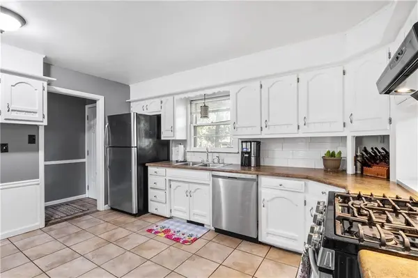 9308 E 82nd ST, Raytown, MO 64138