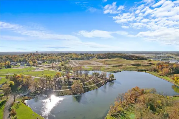 1 Lake View RD, Odessa, MO 64076