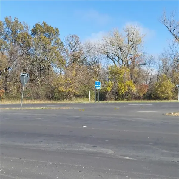 8500 E State Route 350 HWY, Kansas City, MO 64133
