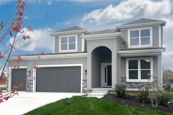 23659 W 125th TER, Olathe, KS 66061
