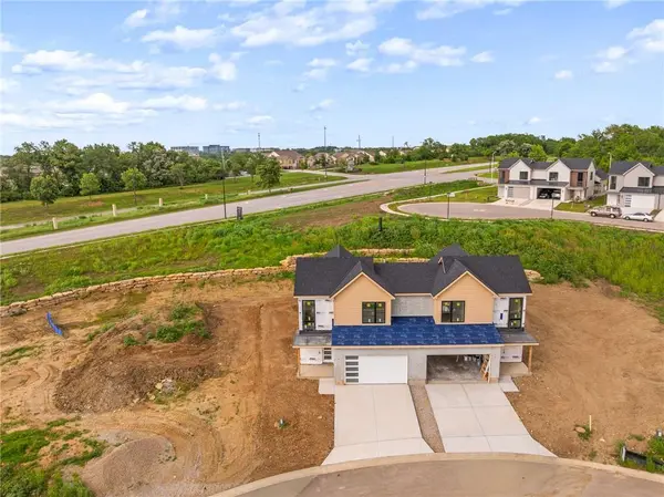 17806 W 96th ST, Lenexa, KS 66219
