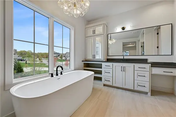 17021 King ST, Overland Park, KS 66221