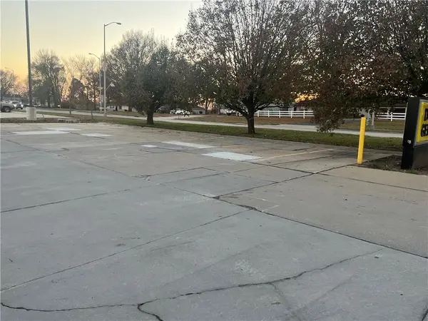 702 S Webster (Parking Lot) ST, Spring Hill, KS 66083