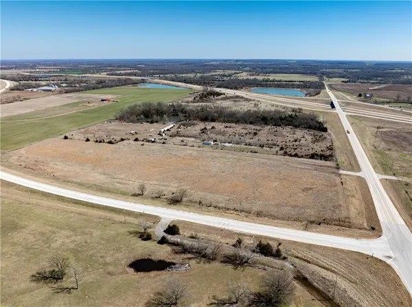 21082 Ks-52 HWY, Pleasanton, KS 66075