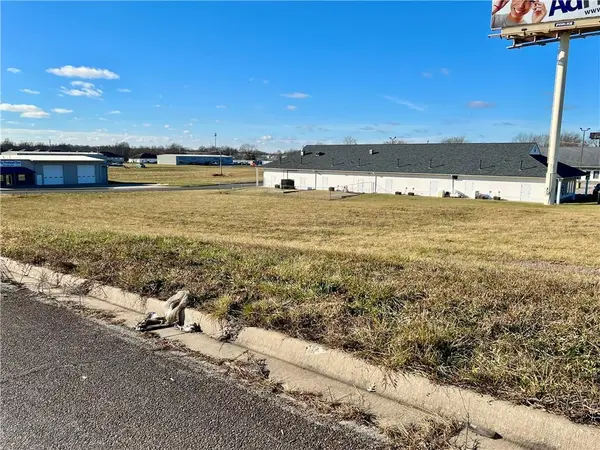 Lot 5 E Park LN, Odessa, MO 64076