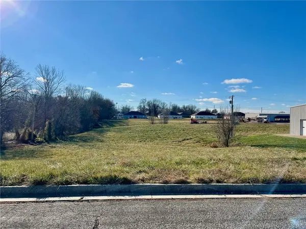 Lot 3 E Park LN, Odessa, MO 64076