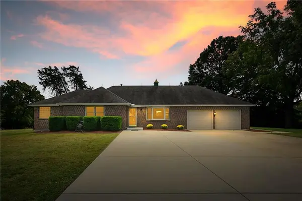 3385 W 183rd ST, Stilwell, KS 66085