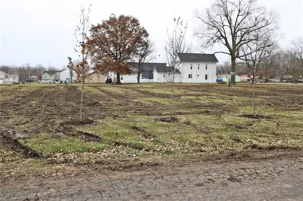 502 Pennsylvania AVE, East Lynne, MO 64743