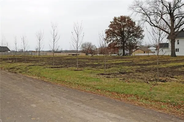 502 Pennsylvania AVE, East Lynne, MO 64743