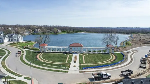 3262 SW Pergola Park DR, Lee's Summit, MO 64081