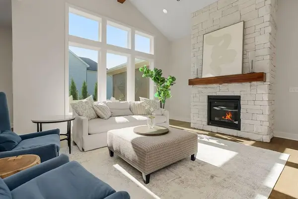 17312 Oakshire ST, Overland Park, KS 66221