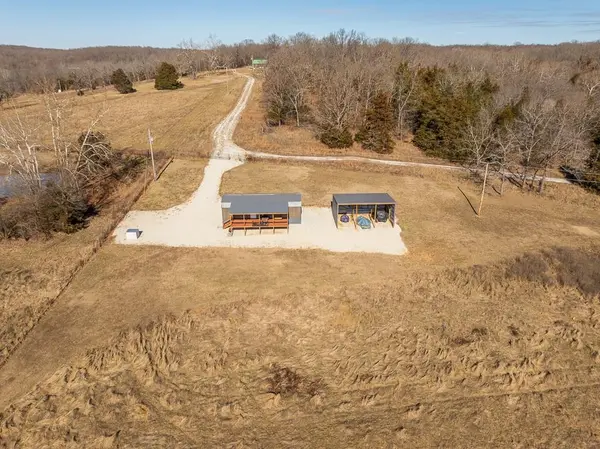 000 SE J HWY, Collins, MO 64738