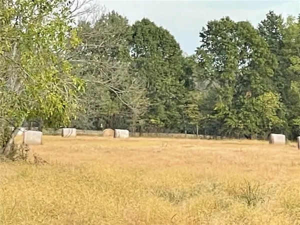 343rd Hedge LN, Paola, KS 66071