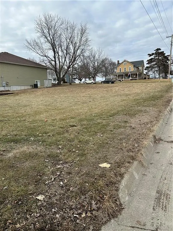 524 E 4th ST, Maryville, MO 64468