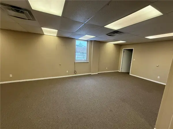 216 1/2 N 7th ST, St Joseph, MO 64501