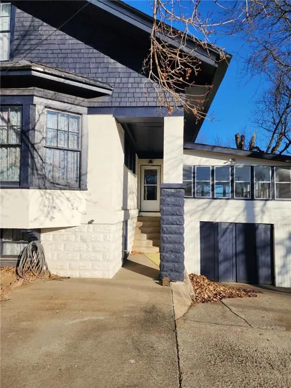 300 N Monroe ST, Oregon, MO 64473