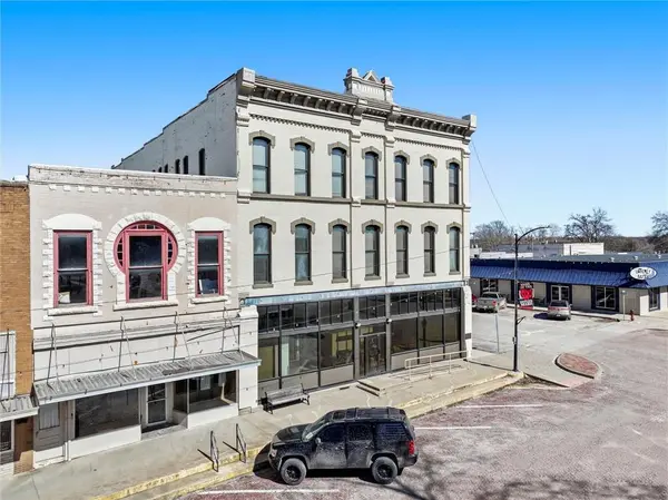 4 W Ohio ST, Butler, MO 64730