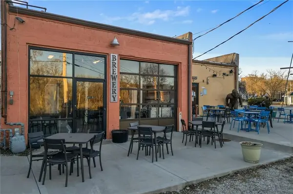 451 S Thompson AVE, Excelsior Springs, MO 64024