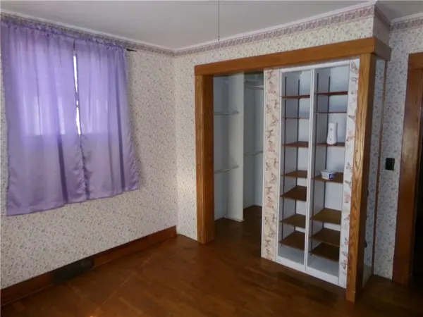 211 S Elm ST, Iola, KS 66749