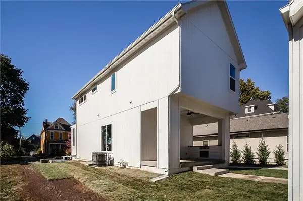 3641 Tracy AVE, Kansas City, MO 64109