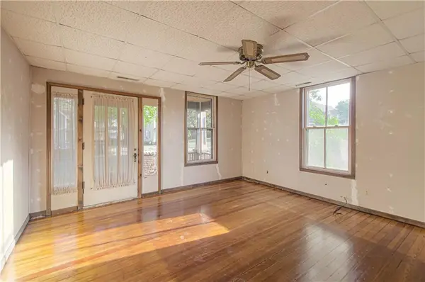 107 W Shawnee ST, Paola, KS 66071