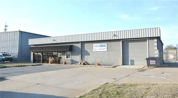2929 E US Highway 40 HWY, Blue Springs, MO 64015