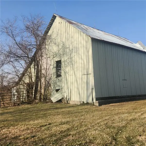 1101 E WALNUT ST, Raymore, MO 64083