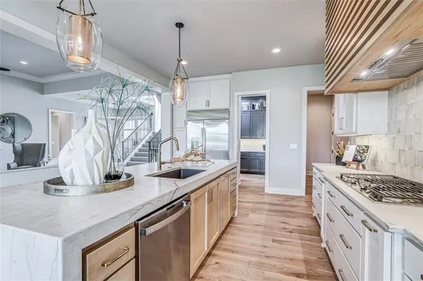 17108 Oakmont ST, Overland Park, KS 66221
