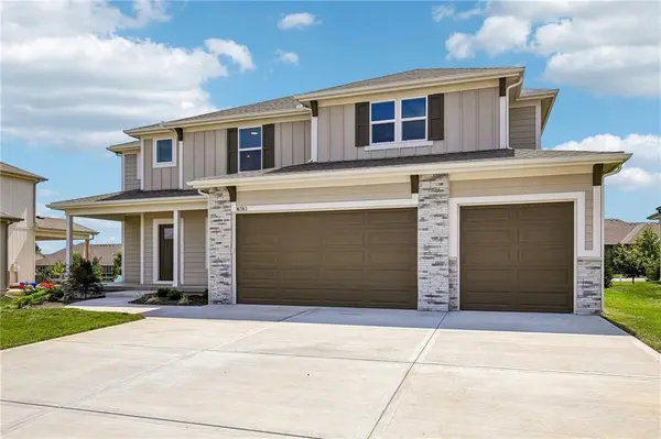 16383 W 166th CT, Olathe, KS 66062