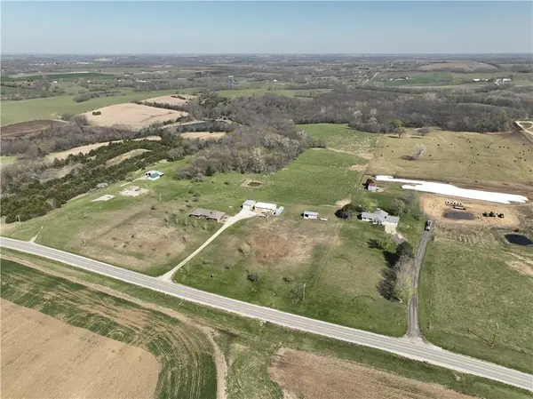 16468 K 16 HWY, Oskaloosa, KS 66066