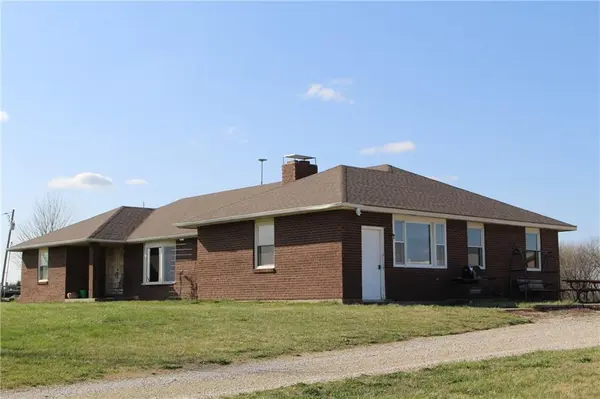16468 K 16 HWY, Oskaloosa, KS 66066