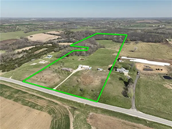 16468 K 16 HWY, Oskaloosa, KS 66066