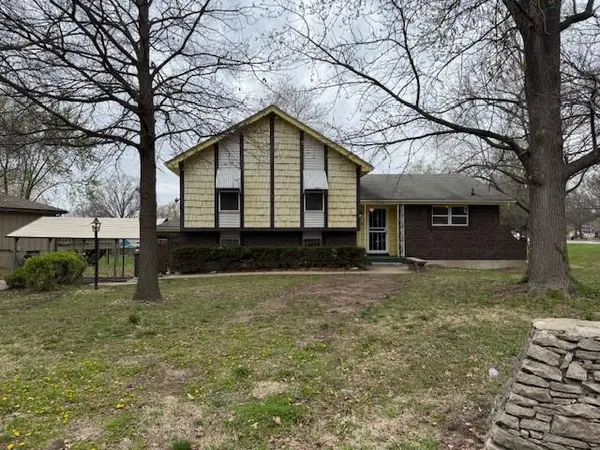 7722 E 90th TER, Kansas City, MO 64138