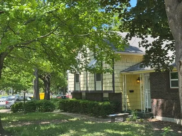 7722 E 90th TER, Kansas City, MO 64138