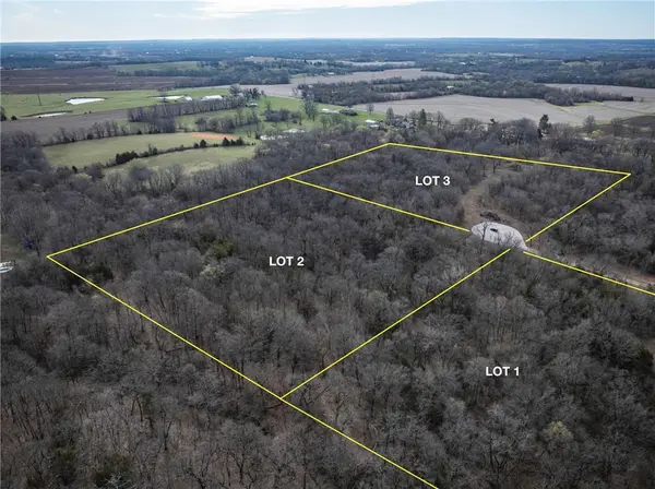 1509 S Buckner Tarsney RD, Buckner, MO 64016