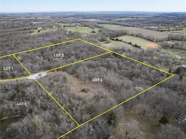 1521 S Buckner Tarsney RD, Buckner, MO 64016