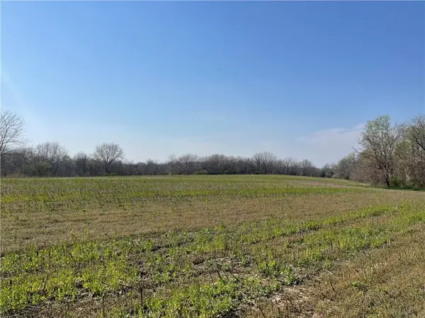 E 235th ST, Peculiar, MO 64078